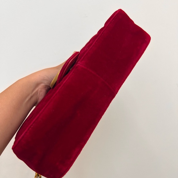 Gucci Red Velvet Shoulder Bag - Picture 5 of 10